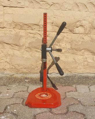 Tappatrice a Colonna Regina (OMAC) a Cremagliera
