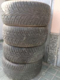 Gomme auto