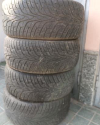 Gomme auto
