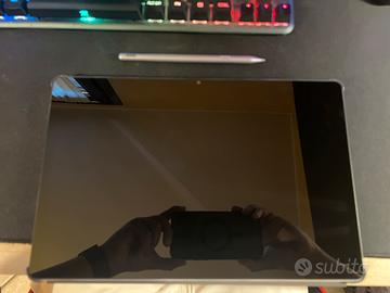 Tablet LENOVO 12.7 pollici