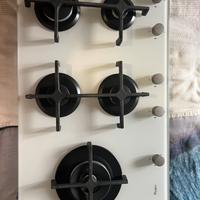 Piano cottura a gas Whirlpool in vetro bianco