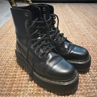 Dr. Martens Platform Jadon