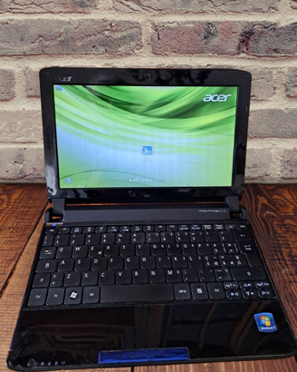 Netbook Acer 10.1" Aspire One  529h