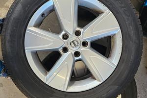 cerchi 17 volvo con gomme invernali al 70%