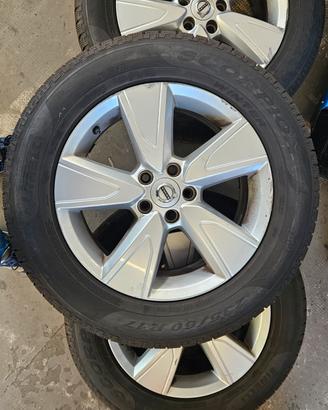 cerchi 17 volvo con gomme invernali al 70%