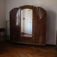 Armadio vintage con specchio