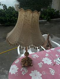 Lampada vintage con manico ottone