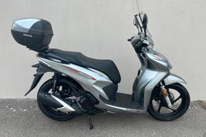 QJ scooter 125. SQ 16 SILVER