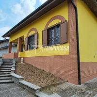 VILLA SINGOLA CON PISCINA