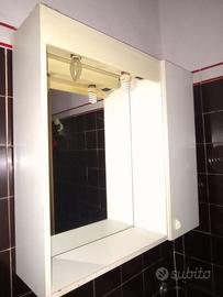 Armadietto da bagno con specchio