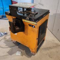 Trancia e piega tondini di ferro