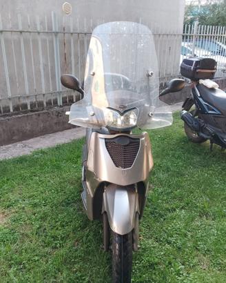 Kymko peolpe 200S