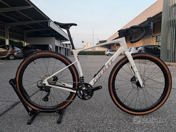 NUOVA Giant GRAVEL REVOLT GRX 2x12 CARBONIO