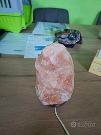 lampada di sale rosa dell' Himalaya 