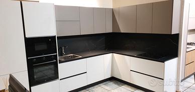 cucina angolo l.315 cm x l.184 cm completa di elet