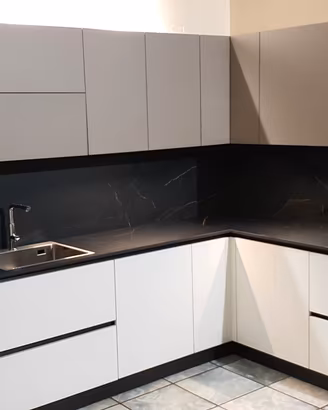 cucina angolo l.315 cm x l.184 cm completa di elet