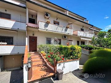 VILLA A SCHIERA A PISA