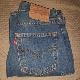 blu jeans Levis