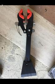 Staffa per bici a muro