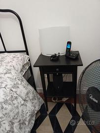 Letto armadietto e comodino neri