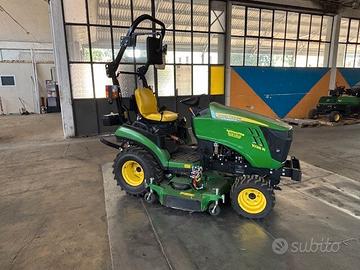 Trattorino usato rasaerba marca JOHN DEERE modello