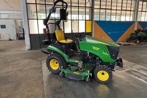 Trattorino usato rasaerba marca JOHN DEERE modello