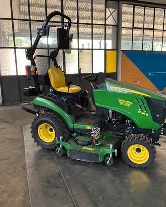 Trattorino usato rasaerba marca JOHN DEERE modello