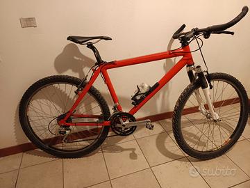 Bicicletta Mountain bike