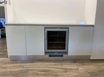 Mobile salotto Scavolini con cantina Wrhirpool