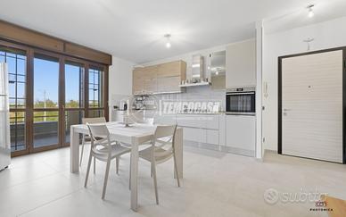 TRILOCALE RISTRUTTURATO SU DUE LIVELLI, CON CANTIN