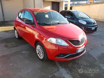 Lancia Ypsilon 1.2 69 CV 5 porte Gold