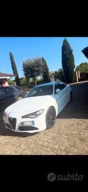 Giulia 2.2 180 cv 2016 business sport