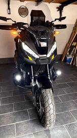 COPPIA FARI LED FARETTI FENDINEBBIA HONDA X ADV