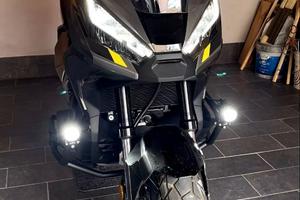 COPPIA FARI LED FARETTI FENDINEBBIA HONDA X ADV