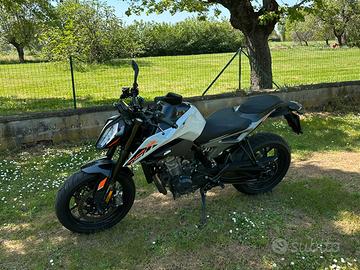 KTM Duke 790
