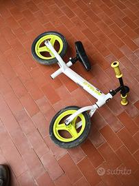 bici b -twin senza pedali 