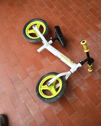 bici b -twin senza pedali 