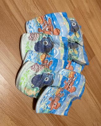 9 Pannolini Huggies taglia 2-3 Little Swimmers