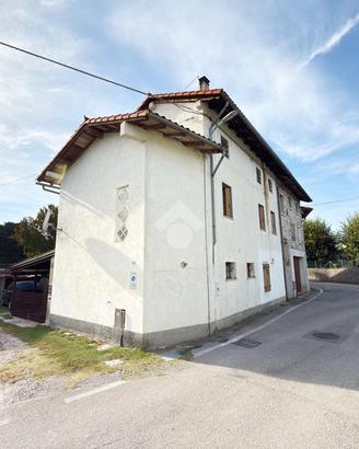 CASA SEMINDIPENDENTE A VIVARO