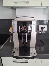 MACCHINA DA CAFFE'  DE' LONGHI MAGNIFICA S