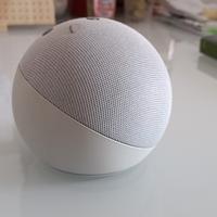 Amazon Echo Dot di 5ª generazione. 