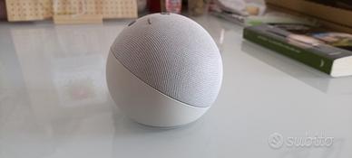Amazon Echo Dot di 5ª generazione. 