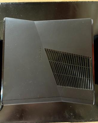 Xbox 360 + 2 controllers