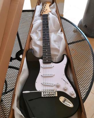 Chitarra Elettrica Nera stile Stratocaster