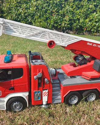 Camion pompieri Bruder