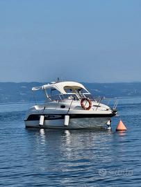 mano marine 22,52 cabin con fuoribordo 200cv