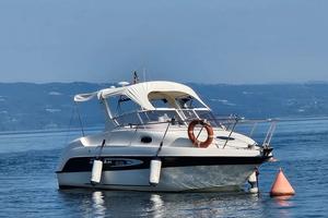 mano marine 22,52 cabin con fuoribordo 200cv