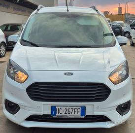 Ford Tourneo Courier Accessoriata