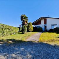 VILLA INDIPENDENTE: eleganza e spazi sopra la m...