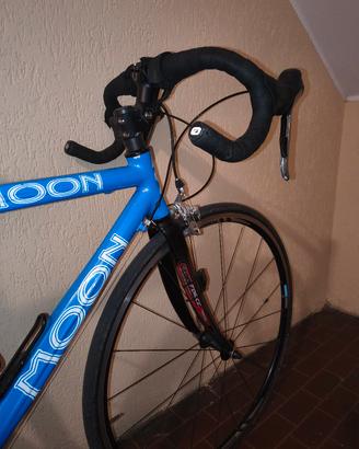 bici da corsa in carbonio